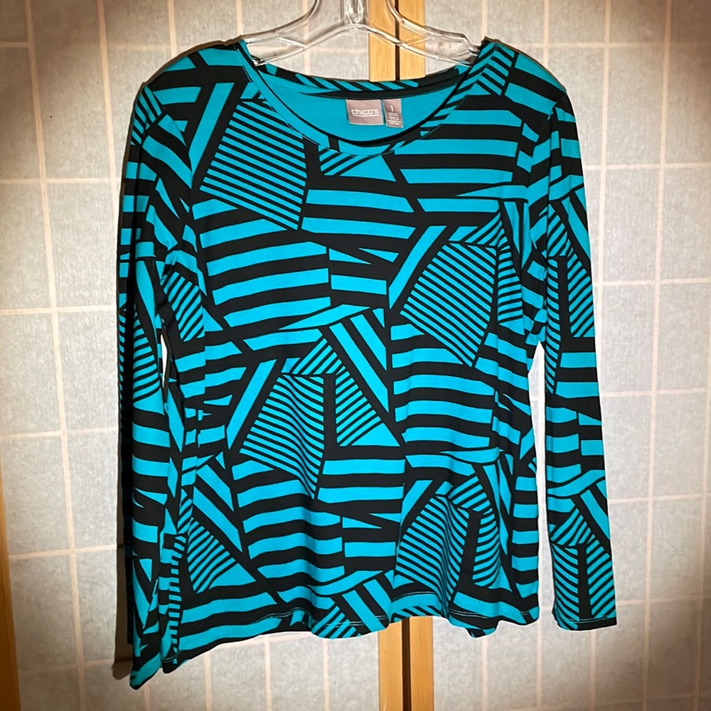 Chicos Size 1 Geometric pattern Turquoise top